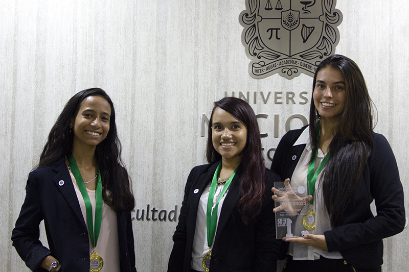 Ganadoras Torneo de debate